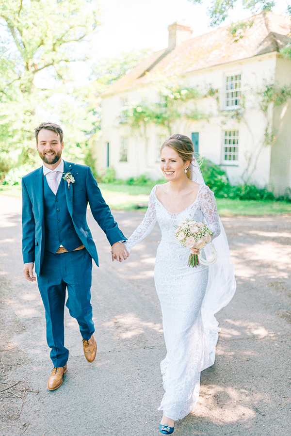 beautiful-rustic-barn-wedding-17