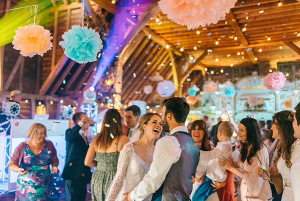 beautiful-rustic-barn-wedding-30