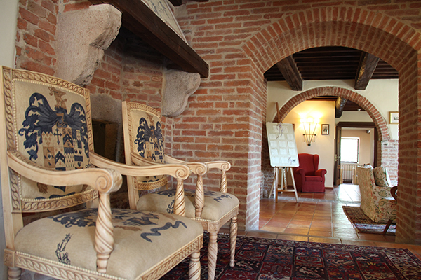 celebrate-specia-day-most-romantic-scenery-castello-di-leonina-siena-italy_08