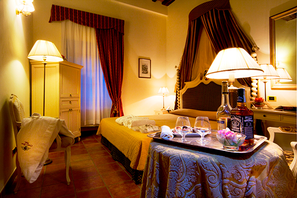 celebrate-specia-day-most-romantic-scenery-castello-di-leonina-siena-italy_11