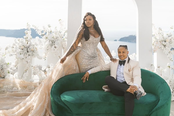 Chic island wedding in Santorini with white roses and orchids | Marquita & Jesse Chic island wedding in Santorini with white roses and orchids | Marquita & Jesse