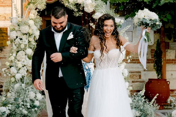 Chic summer wedding and baptism in Thessaloniki with white flowers | Afroditi & Georgios Chic summer wedding and baptism in Thessaloniki with white flowers | Afroditi & Georgios