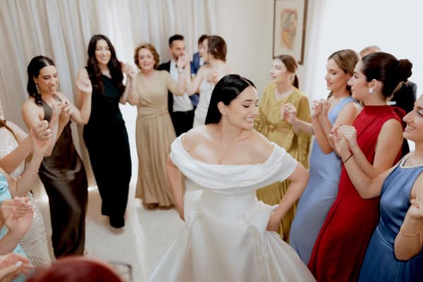 Chic Summer Wedding Nicosia Gorgeous White Flowers