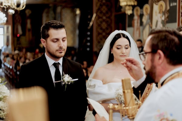 Chic Summer Wedding Nicosia Gorgeous White Flowers