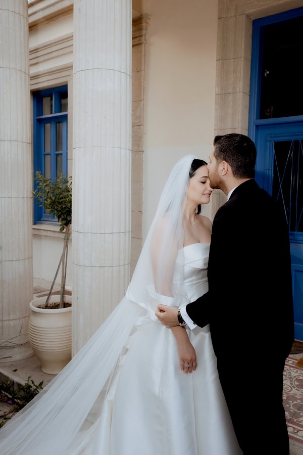 Chic Summer Wedding Nicosia Gorgeous White Flowers