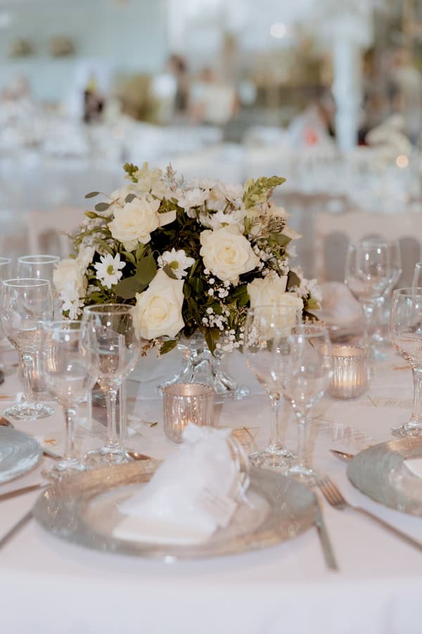 Chic Summer Wedding Nicosia Gorgeous White Flowers