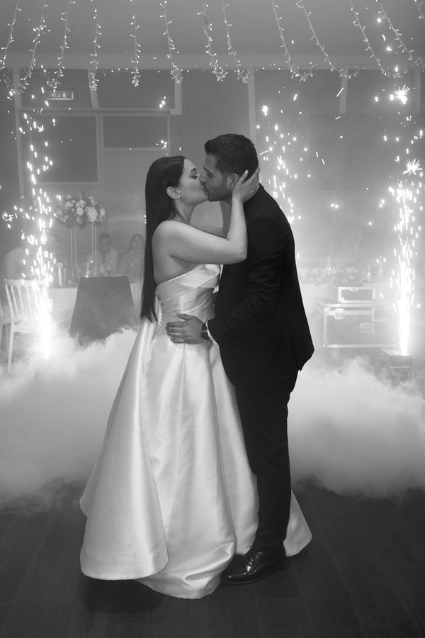 Chic Summer Wedding Nicosia Gorgeous White Flowers