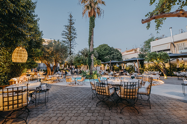 choose-the-bold-type-hotel-dreamy-wedding-reception_05x