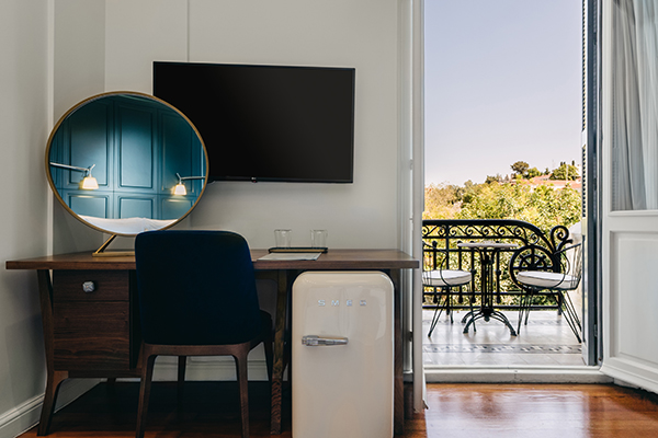 choose-the-bold-type-hotel-dreamy-wedding-reception_06