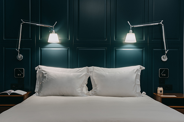 choose-the-bold-type-hotel-dreamy-wedding-reception_07