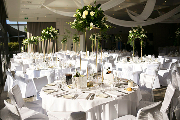 classic-elegant-wedding-white-flowers_27