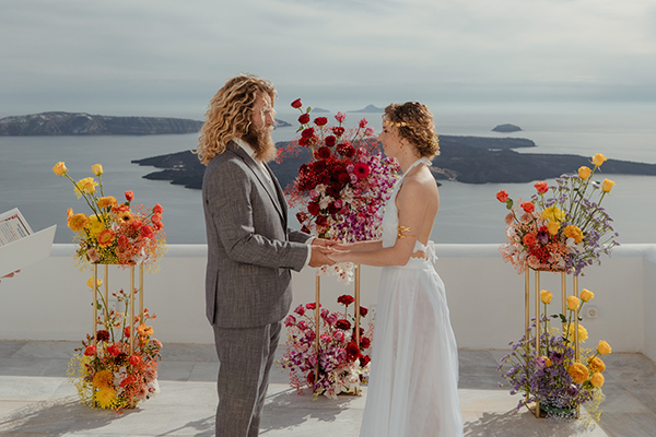 Colorful styled shoot in Santorini with a vintage flair Colorful styled shoot in Santorini with a vintage flair