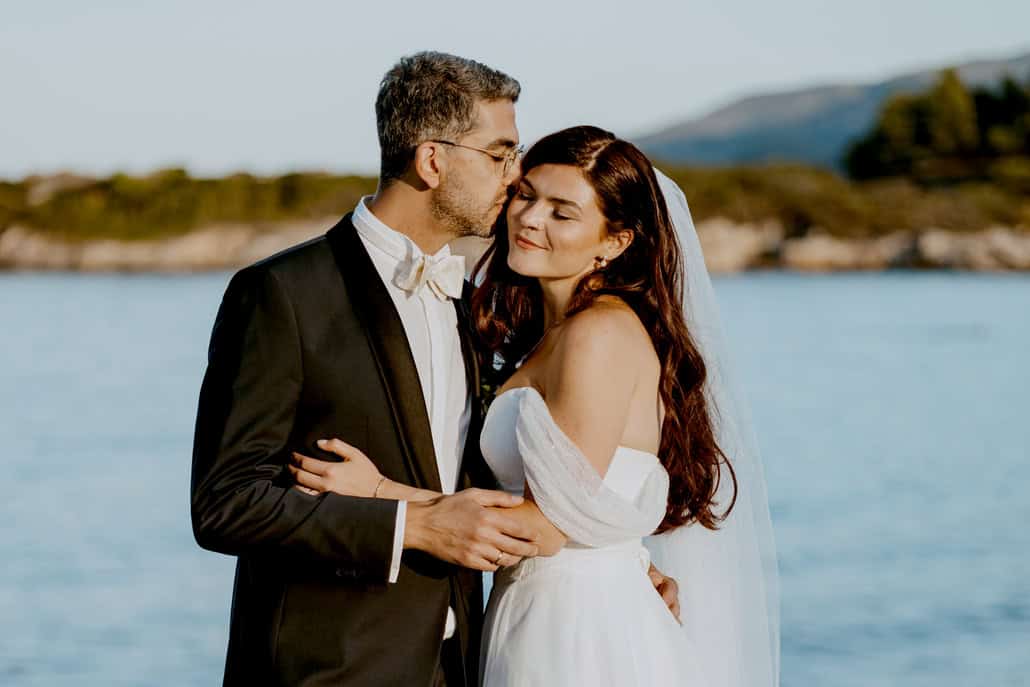 Colorful summer destination wedding in Greece | Asja & Jiro