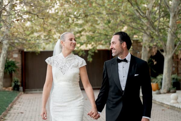 A dreamy celebration in Athens with modern black and white detaills | Esther & Thomas A dreamy celebration in Athens with modern black and white detaills | Esther & Thomas