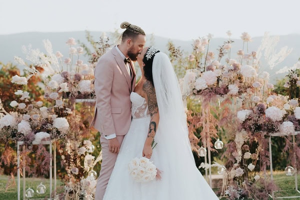 Floral dream wedding in Ioannina with dusty pink and lilac tones | Orestis & Maria Floral dream wedding in Ioannina with dusty pink and lilac tones | Orestis & Maria