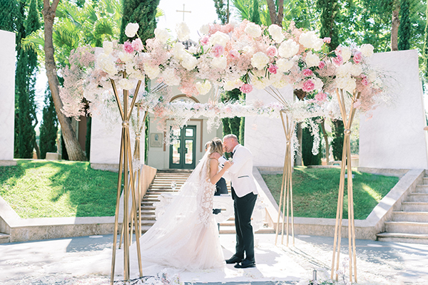Flower-filled wedding in Spain with blush pink details | Katie & Jon Flower-filled wedding in Spain with blush pink details | Katie & Jon
