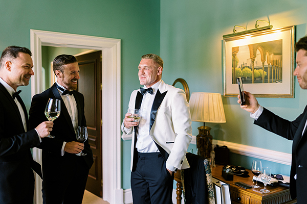 flower-filled-wedding-spain-blush-pink-details_09