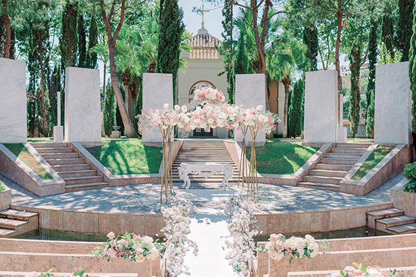flower-filled-wedding-spain-blush-pink-details_13