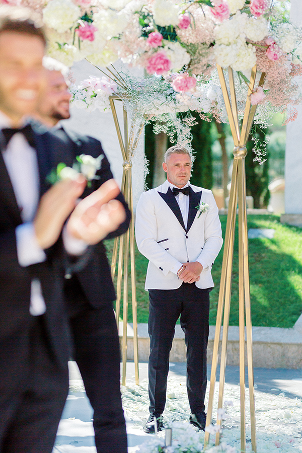 flower-filled-wedding-spain-blush-pink-details_15
