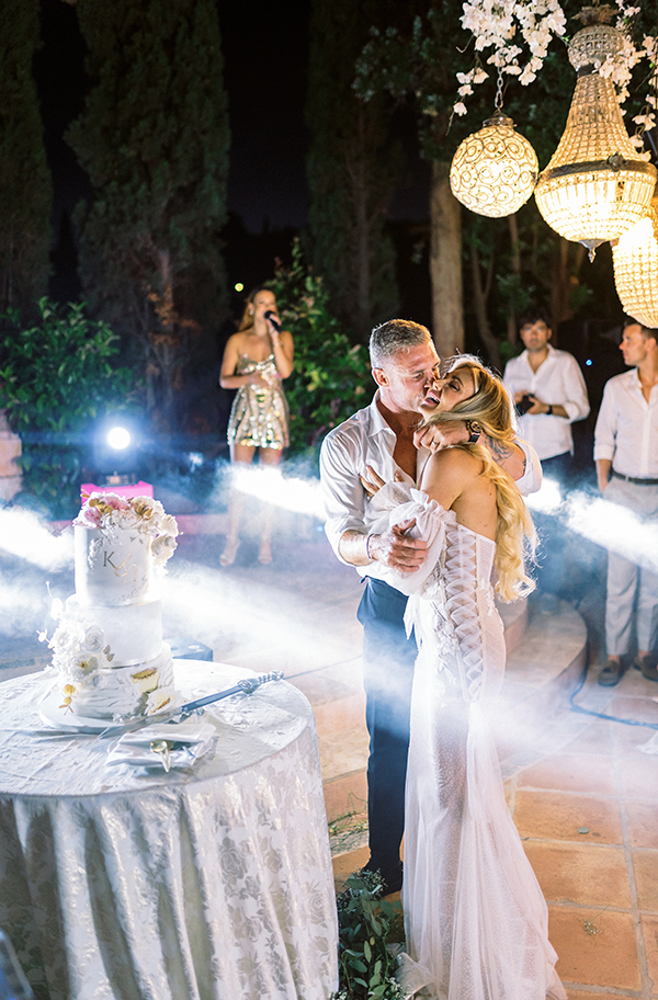 flower-filled-wedding-spain-blush-pink-details_45