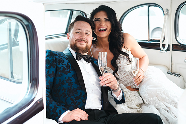 Gold & white summer wedding in Canada with romantic touches | Jessica & Daniel Gold & white summer wedding in Canada with romantic touches | Jessica & Daniel