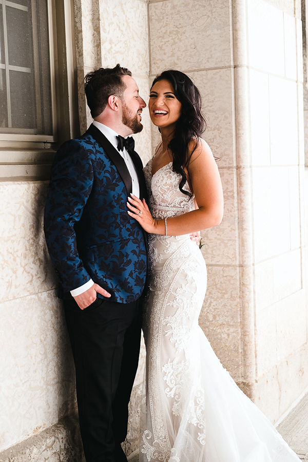 gold-white-summer-wedding-canada-romantic-touches_03