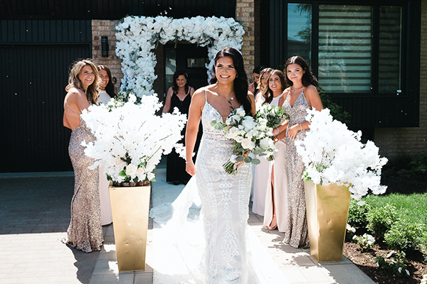 gold-white-summer-wedding-canada-romantic-touches_10