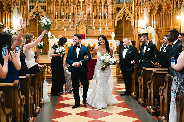 gold-white-summer-wedding-canada-romantic-touches_15