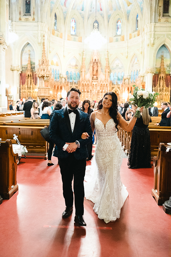 gold-white-summer-wedding-canada-romantic-touches_16