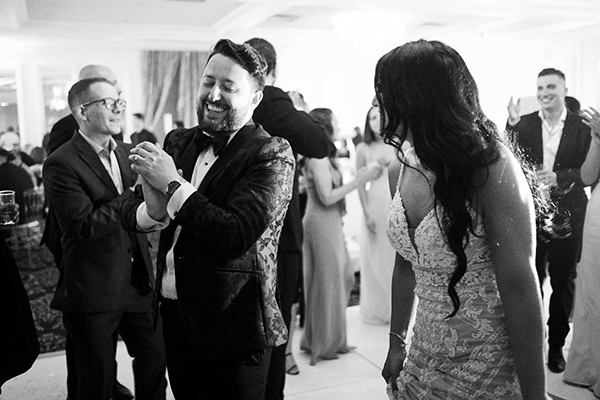 gold-white-summer-wedding-canada-romantic-touches_29