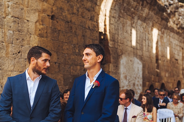 gorgeous-wedding-burgundy-hues-italy_09