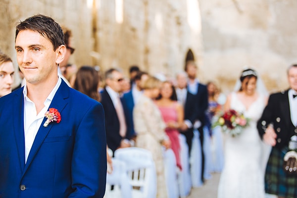 gorgeous-wedding-burgundy-hues-italy_11