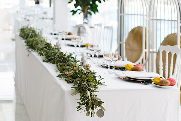 Gorgeous Greece inspired wedding decoration ideas with olive branches and white flowers Gorgeous Greece inspired wedding decoration ideas with olive branches and white flowers
