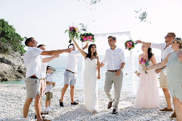 Intimate wedding in Ithaca with pretty peonies and roses │ Lisa & Stuart Intimate wedding in Ithaca with pretty peonies and roses │ Lisa & Stuart