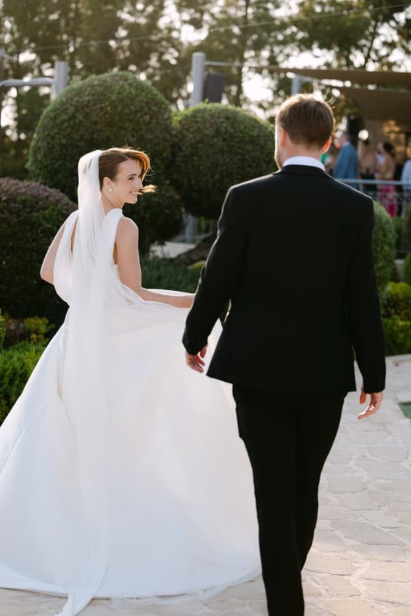 Liopetro Destination Wedding White Flowers