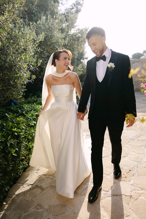 Liopetro Destination Wedding White Flowers