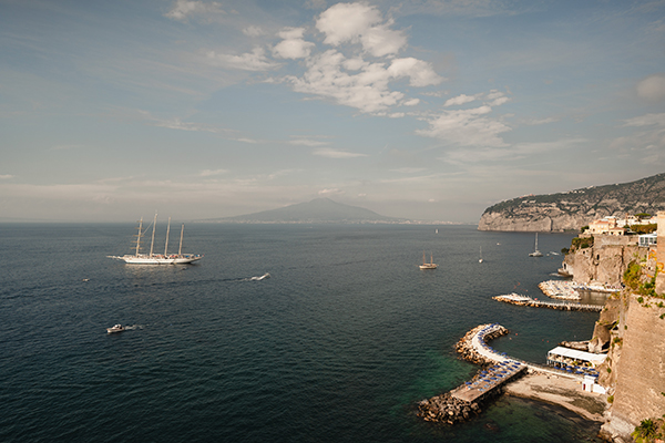 lush-pink-floral-wedding-sorrento-italy_04