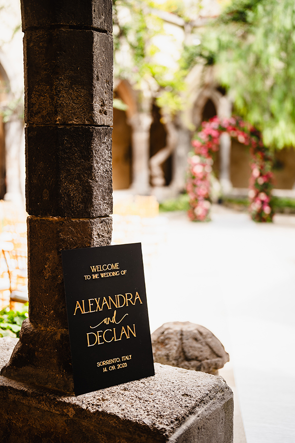 lush-pink-floral-wedding-sorrento-italy_07