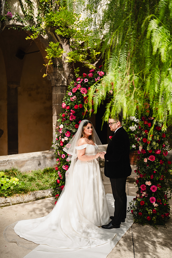 lush-pink-floral-wedding-sorrento-italy_18