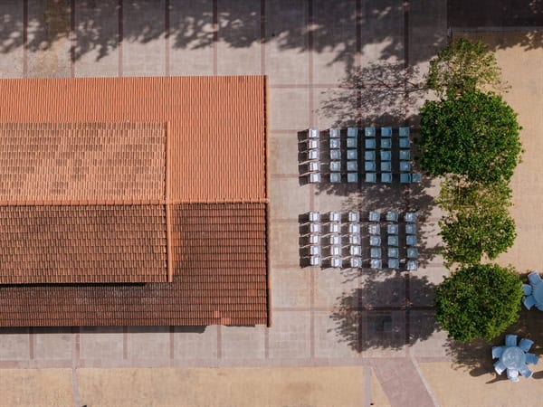 modern-elegance-bold-black-details-chic-nicosia-wedding_15