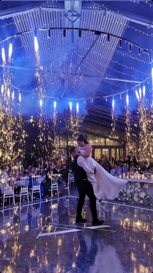 modern-elegance-bold-black-details-chic-nicosia-wedding_30