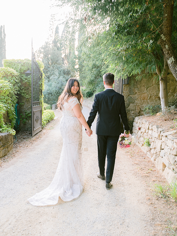 modern-garden-wedding-florence-italy-lush-florals_05