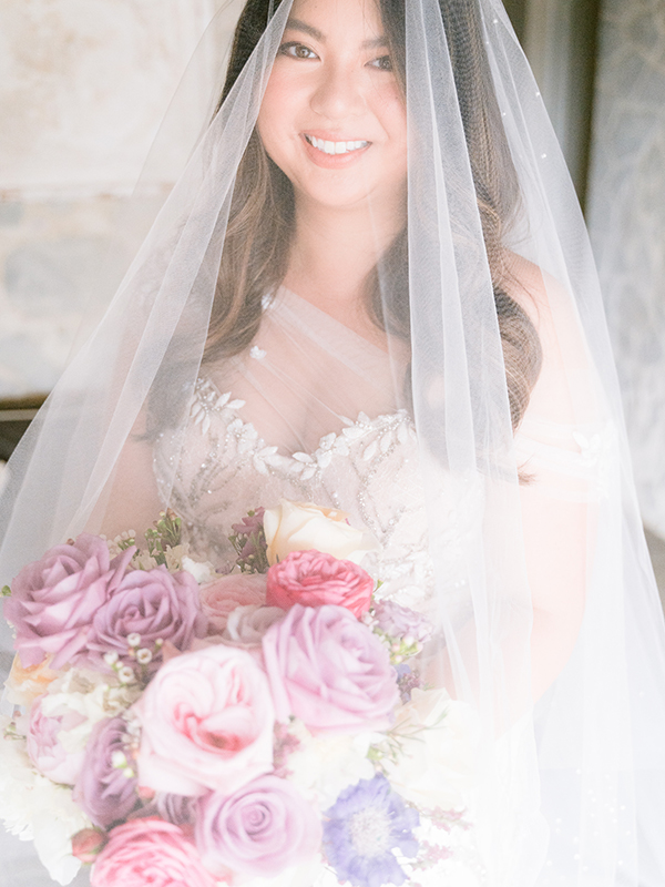 modern-garden-wedding-florence-italy-lush-florals_09