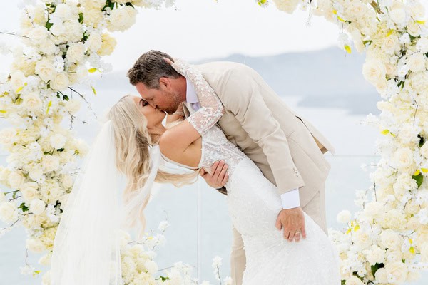 Modern neutral-toned wedding with elegant details and breathtaking views | Liz & Chris