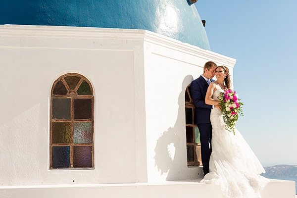 Romantic destination wedding in Santorini with bougainvillea | Corinne & Jon Romantic destination wedding in Santorini with bougainvillea | Corinne & Jon