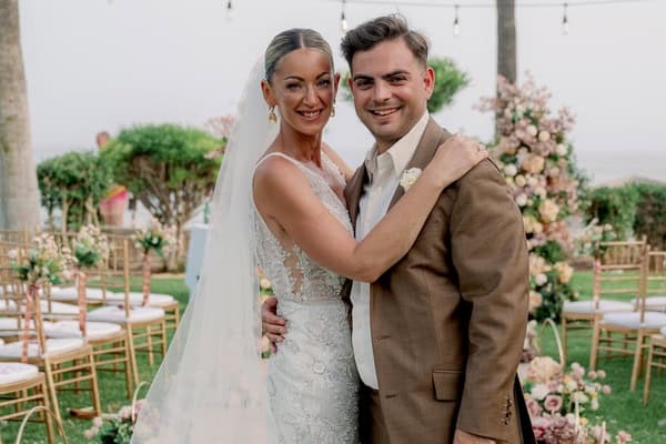 Romantic floral wedding by the sea at the stunning Columbia Beach Resort | Carli & Paul Romantic floral wedding by the sea at the stunning Columbia Beach Resort | Carli & Paul