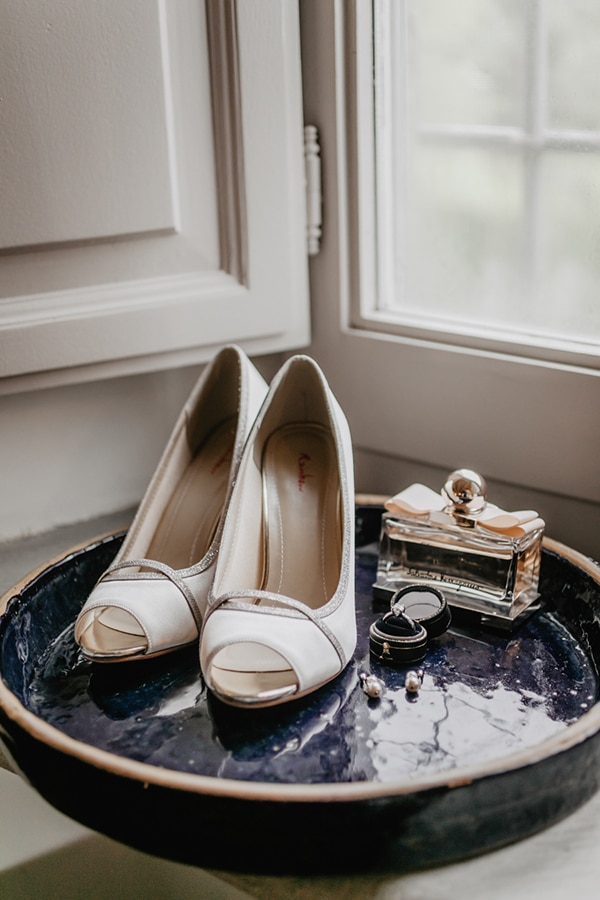 romantic-summer-wedding-tuscany-rustic-details_06X