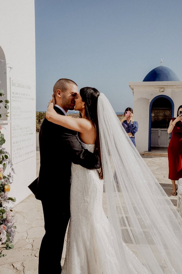 Romantic Summer Wedding Vibrant Blooms Annabelle Hotel