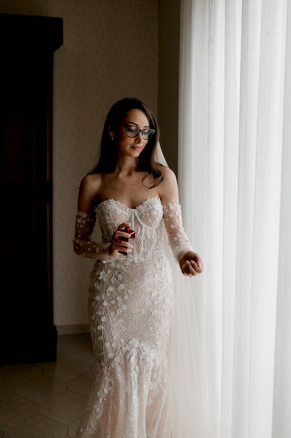 Romantic Wedding Naples With Heartfelt Details