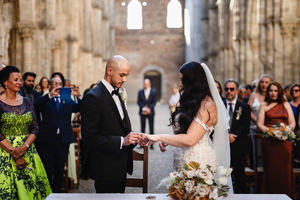 Romantic wedding at the spectacular San Galgano Abbey in Tuscany | Aila & Kouros Romantic wedding at the spectacular San Galgano Abbey in Tuscany | Aila & Kouros